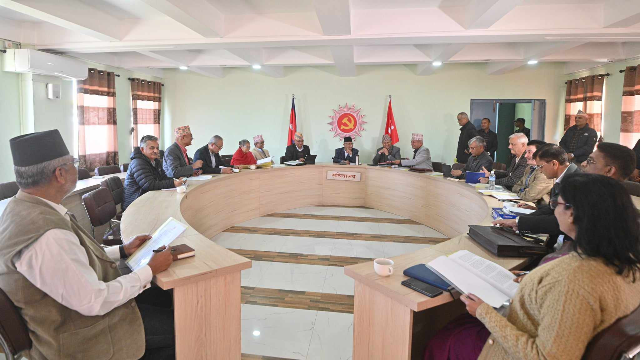 एमाले सचिवालय बैठक बस्दै